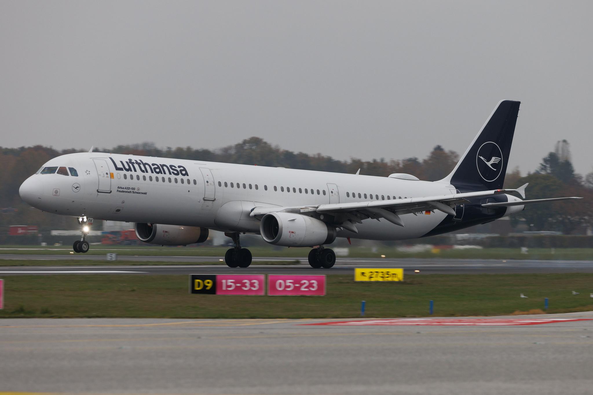 Hamburg Airport: Lufthansa (LH / DLH) | Airbus A321-131 A321 | D-AIRK | MSN 0502