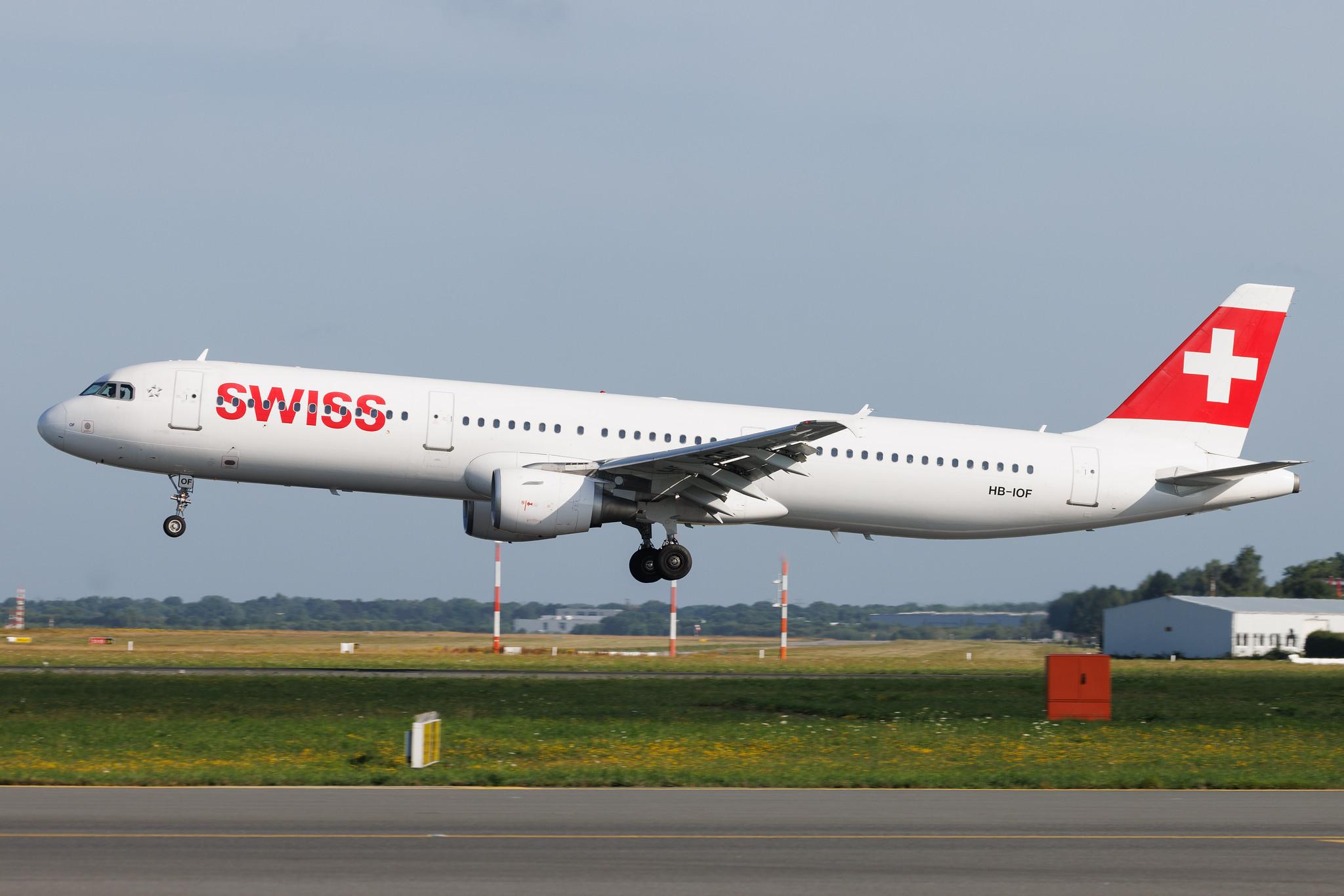 Hamburg Airport: Swiss (LX / SWR) | Airbus A321-111 A321 | HB-IOF | MSN 0541