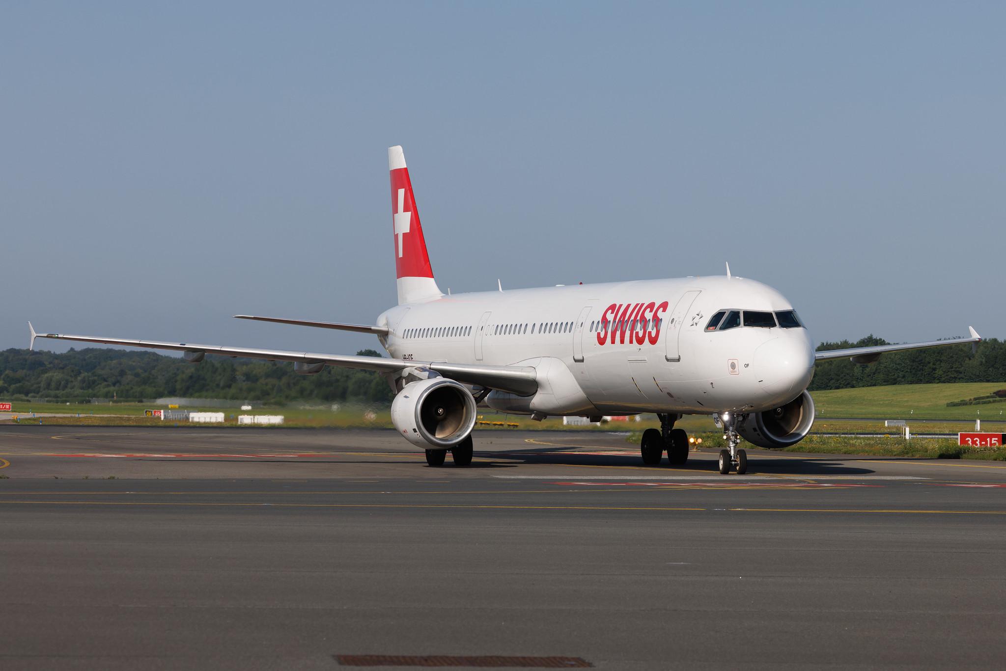 Hamburg Airport: Swiss (LX / SWR) | Airbus A321-111 A321 | HB-IOF | MSN 0541