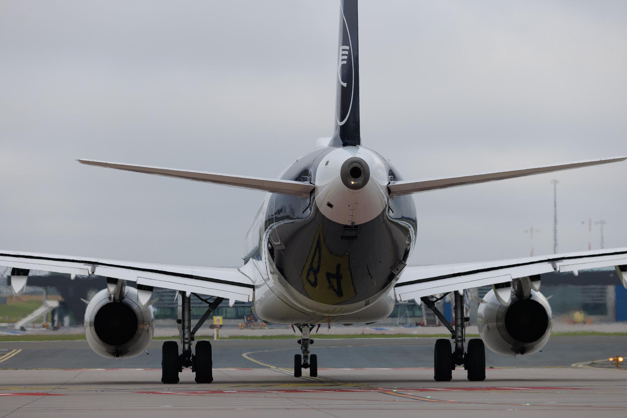 Hamburg Airport: Lufthansa (LH / DLH) | Airbus A321-231 A321 | D-AIDW | MSN 6415