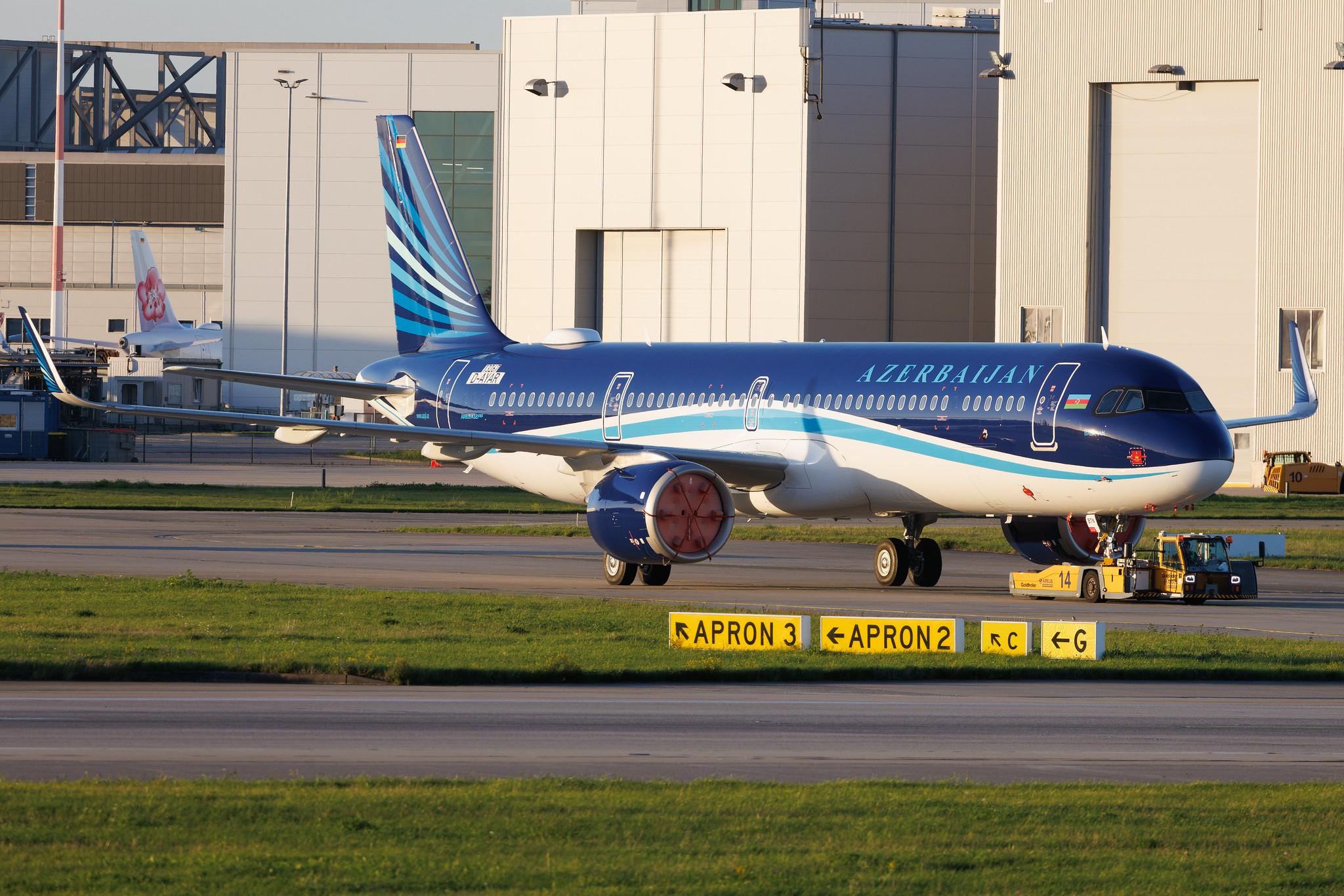 Hamburg Finkenwerder: AZAL Azerbaijan Airlines | Airbus A321-251NX A21N | D-AYAR | VP-BTN | MSN 13267