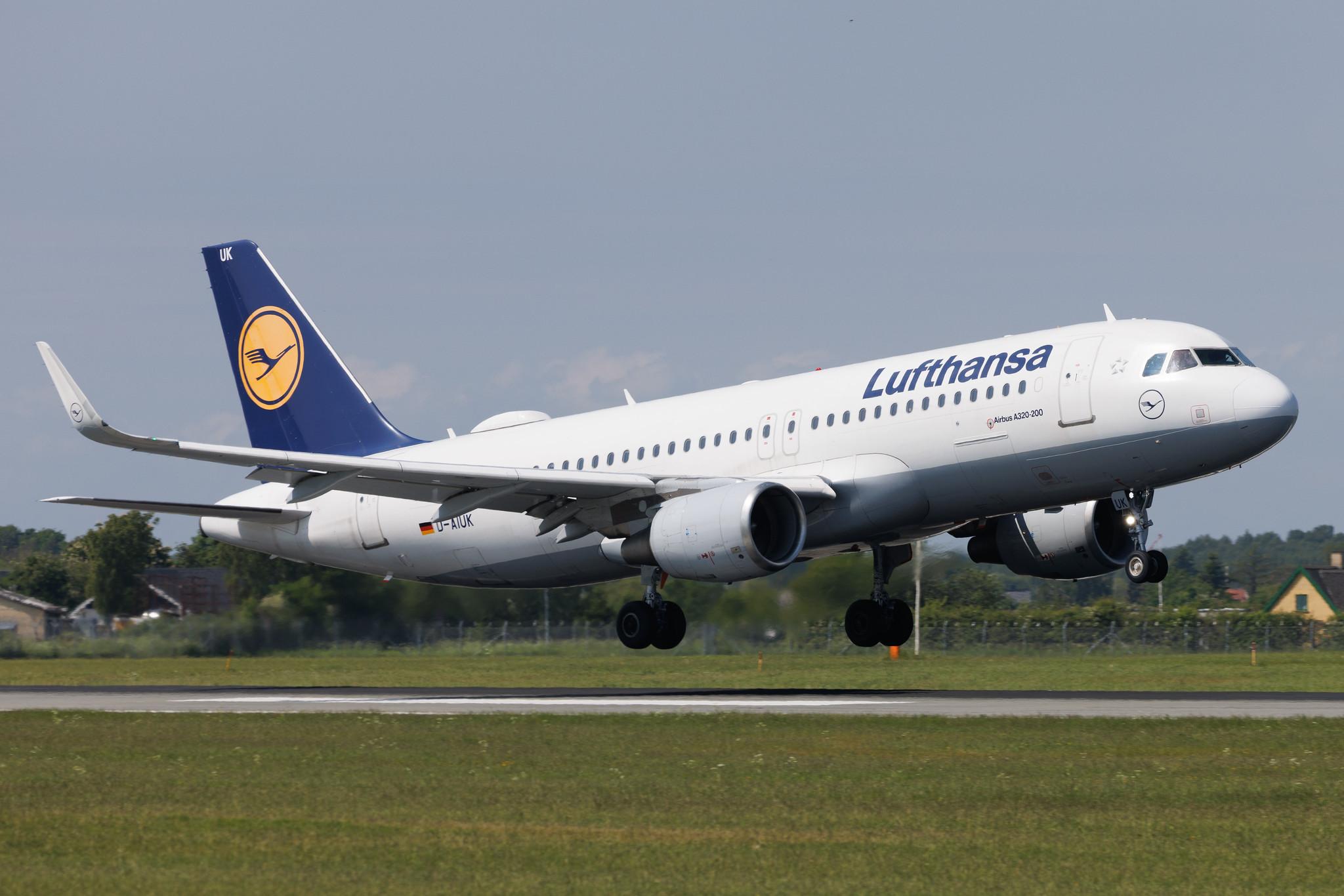 Copenhagen Airport: Lufthansa (LH / DLH) | Airbus A320-214 A320 | D-AIUK | MSN 6423