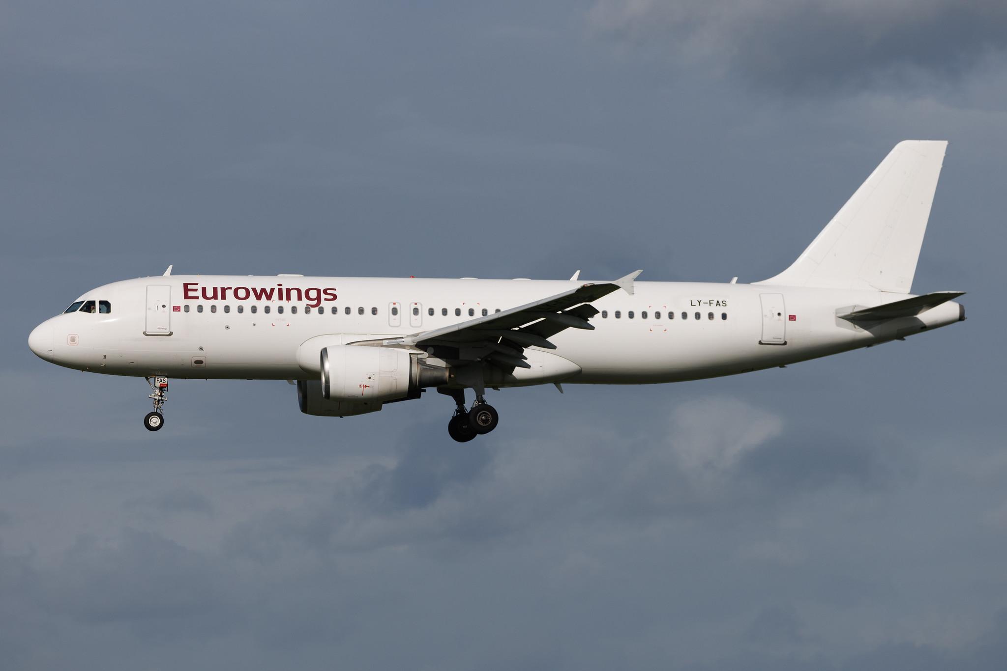Hamburg Airport: Eurowings (EW / EWG) | Operator: GetJet Airlines | Airbus A320-214 A320 | LY-FAS | MSN 04273
